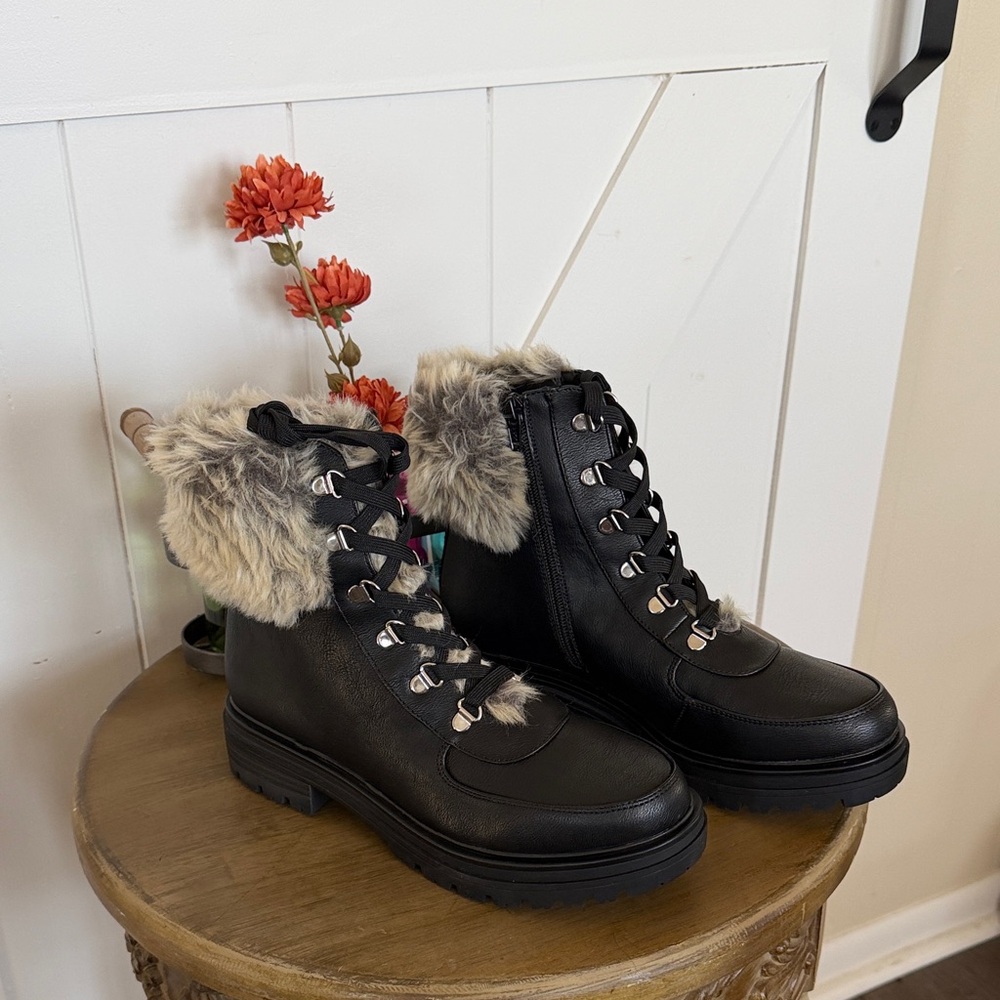 NWOT Sun + Stone Orlaa Cold-Weather Lug Sole Boots, Black, Size 9.5